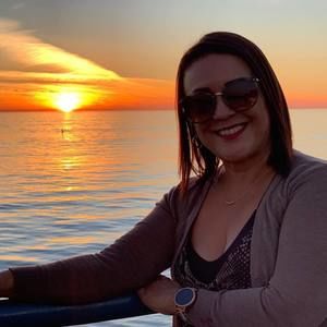 Meet your Posher, Yaneth